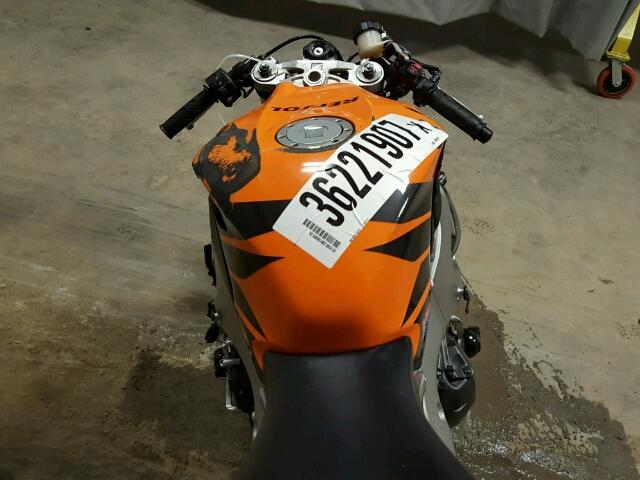 JH2SC59J99K000497 - 2009 HONDA CBR1000 ORANGE photo 5