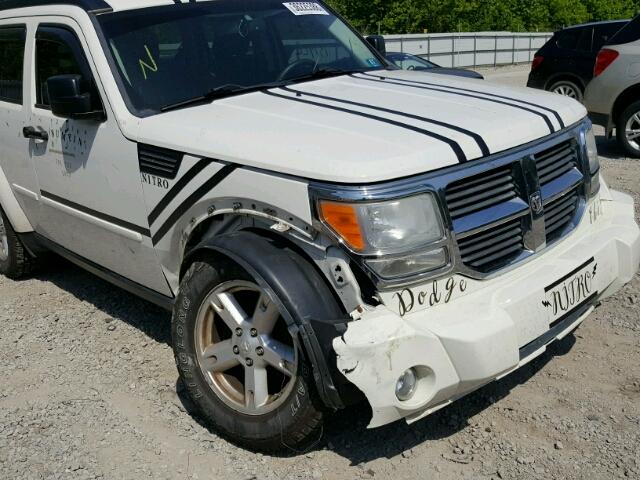 1D8GU58K57W636833 - 2007 DODGE NITRO SLT WHITE photo 9