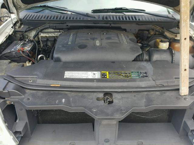 5LMFU28R03LJ27355 - 2003 LINCOLN NAVIGATOR WHITE photo 7