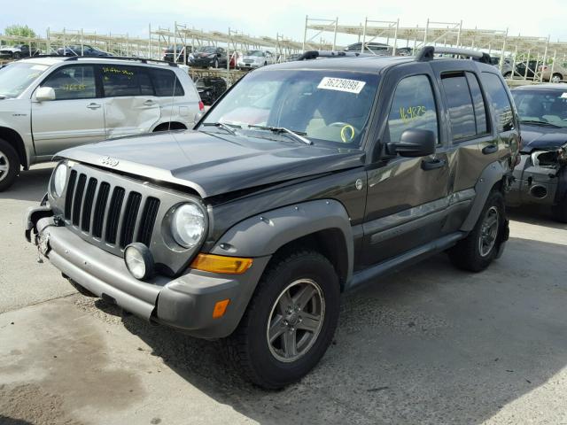 1J4GL38K66W181893 - 2006 JEEP LIBERTY RE CREAM photo 2