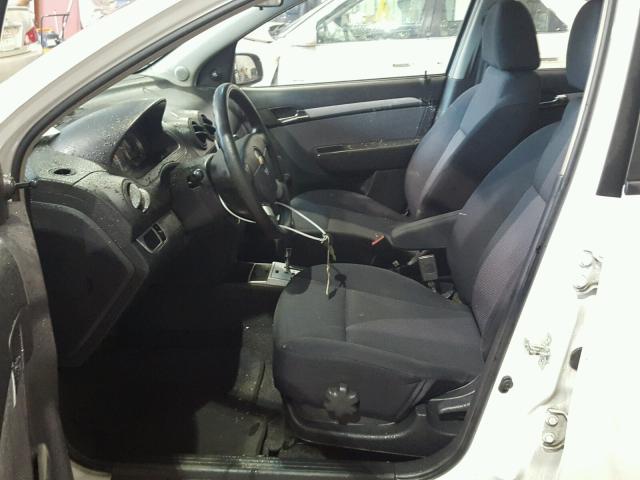 KL1TD5DE5BB185374 - 2011 CHEVROLET AVEO LS WHITE photo 5