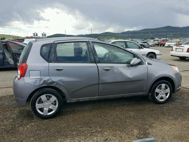 KL1TD6DE9BB186744 - 2011 CHEVROLET AVEO LS GRAY photo 9