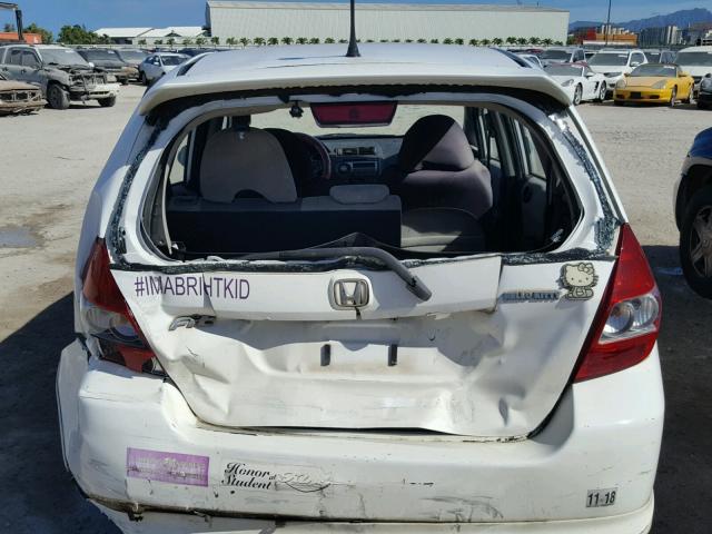 JHMGD38687S005943 - 2007 HONDA FIT S WHITE photo 9