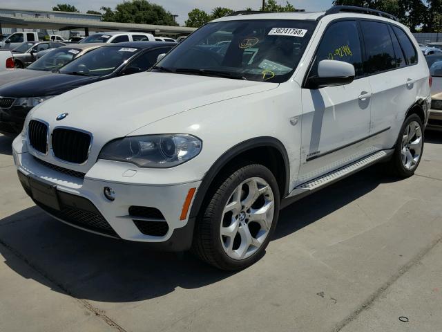 5UXZV4C56CL746333 - 2012 BMW X5 XDRIVE3 WHITE photo 2