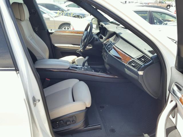 5UXZV4C56CL746333 - 2012 BMW X5 XDRIVE3 WHITE photo 5