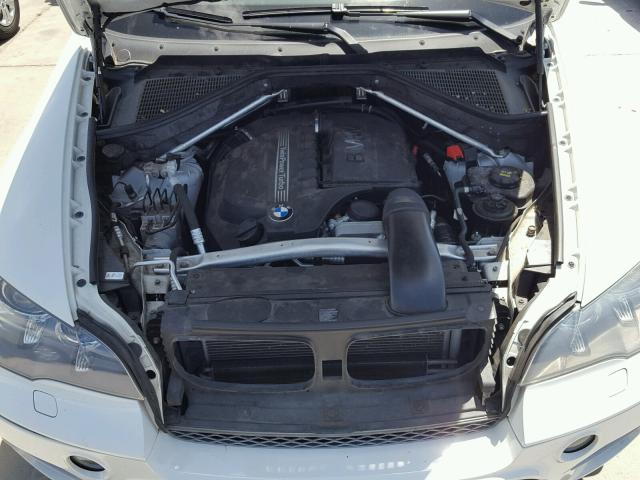 5UXZV4C56CL746333 - 2012 BMW X5 XDRIVE3 WHITE photo 7