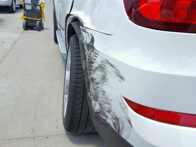 5UXZV4C56CL746333 - 2012 BMW X5 XDRIVE3 WHITE photo 9