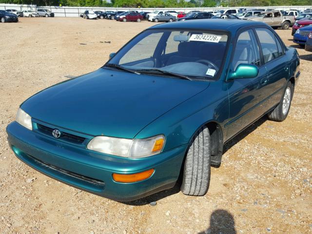 1NXBB02E1VZ582021 - 1997 TOYOTA COROLLA DX GREEN photo 2