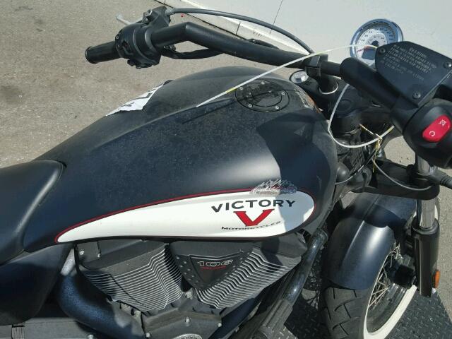 5VPWB36N8D3014100 - 2013 VICTORY MOTORCYCLES HIGH-BALL Schwarz Foto 5