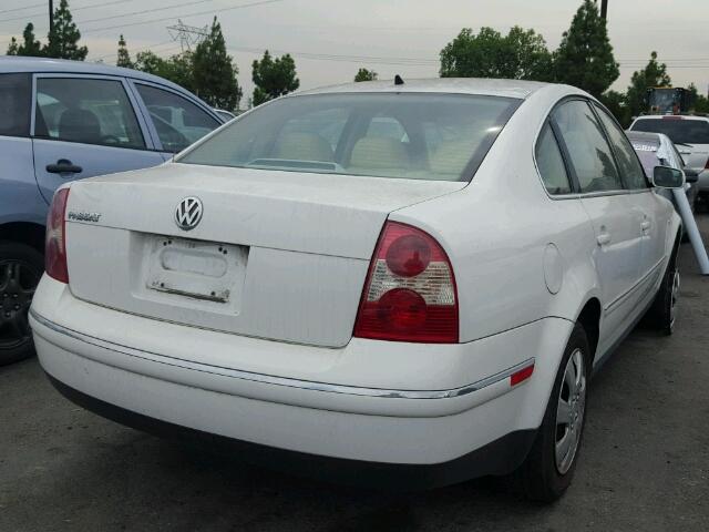 WVWPD63BX2P124273 - 2002 VOLKSWAGEN PASSAT GLS WHITE photo 4