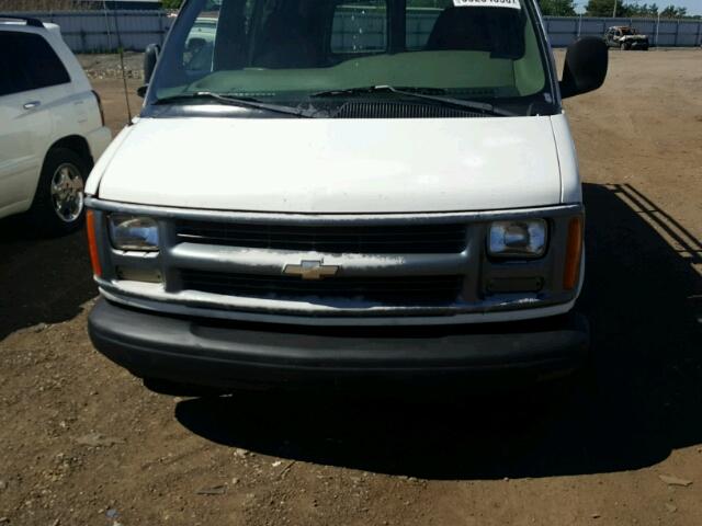 1GCFG15W311149071 - 2001 CHEVROLET EXPRESS G1 WHITE photo 9