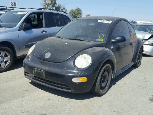 3VWBK21C32M435986 - 2002 VOLKSWAGEN NEW BEETLE 黑色 照片 2