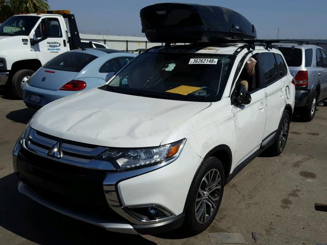 JA4AD3A32GZ015652 - 2016 MITSUBISHI OUTLANDER WHITE photo 2