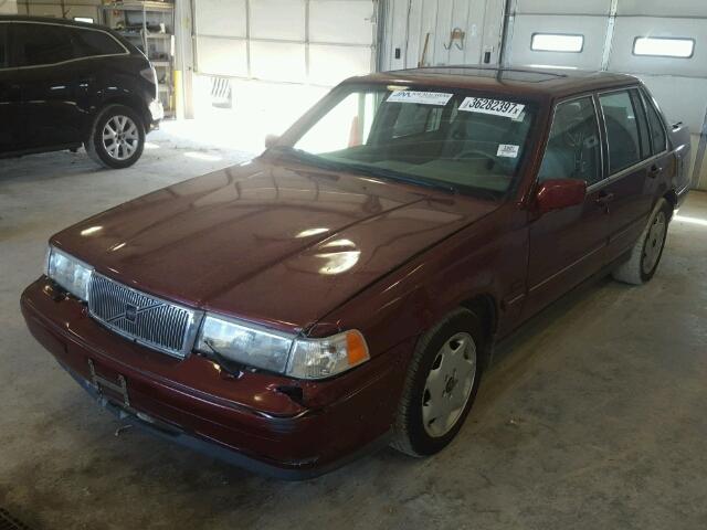 YV1KS9601W1125049 - 1998 VOLVO S90 MAROON photo 2