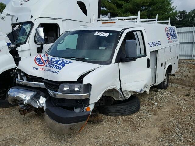 1GB0G2CG8D1153584 - 2013 CHEVROLET EXPRESS G3 WHITE photo 2