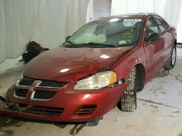 1B3EL46J65N593864 - 2005 DODGE STRATUS SX RED photo 2