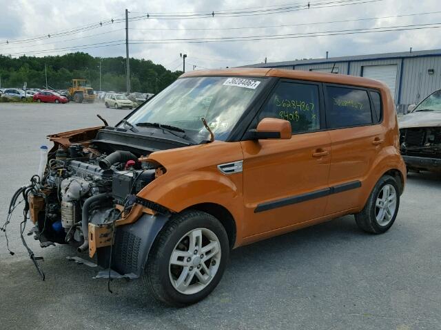 KNDJT2A22B7280831 - 2011 KIA SOUL ORANGE photo 2