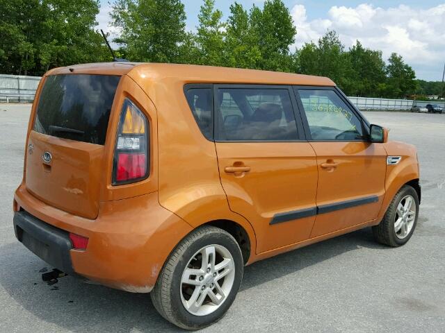 KNDJT2A22B7280831 - 2011 KIA SOUL ORANGE photo 4