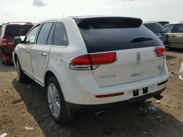 2LMDJ8JK4CBL01399 - 2012 LINCOLN MKX WHITE photo 3