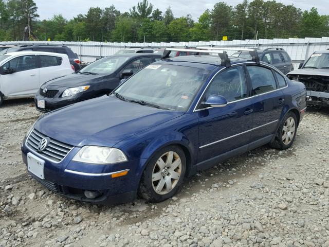 WVWAD63B15P006669 - 2005 VOLKSWAGEN PASSAT GLS BLUE photo 2