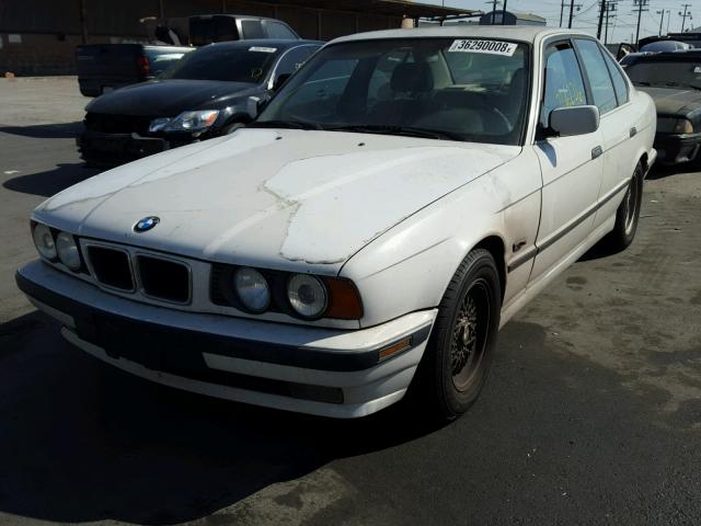 WBAHE1329SGE54975 - 1995 BMW 530 I WHITE photo 2