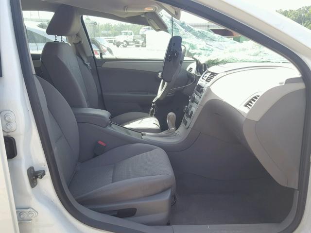 1G1ZB5EB1AF259998 - 2010 CHEVROLET MALIBU LS 白色 照片 5