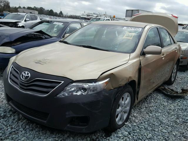 4T1BF3EK8AU114174 - 2010 TOYOTA CAMRY BASE TAN photo 2