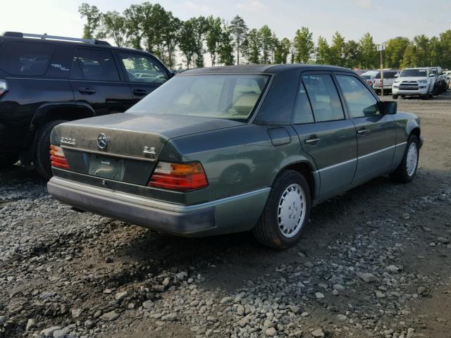 WDBEA28E9PB960459 - 1993 MERCEDES-BENZ 300 E 2.8 GREEN photo 4