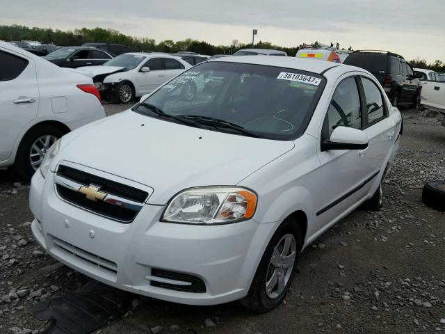 KL1TD5DE8BB249262 - 2011 CHEVROLET AVEO LS WHITE photo 2