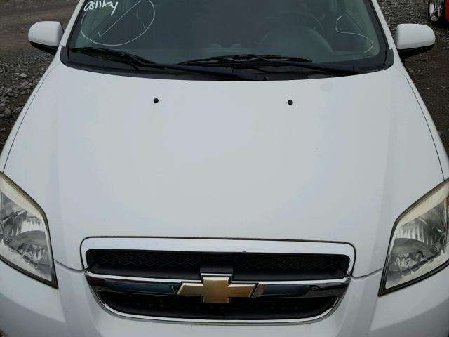 KL1TD5DE8BB249262 - 2011 CHEVROLET AVEO LS WHITE photo 7