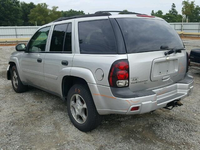 1GNDT13S182107996 - 2008 CHEVROLET TRAILBLAZE SILVER photo 3