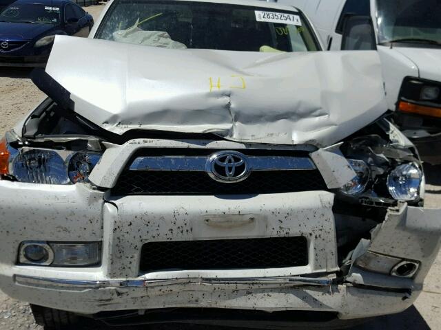 JTEBU5JR6C5084660 - 2012 TOYOTA 4RUNNER SR WHITE photo 7