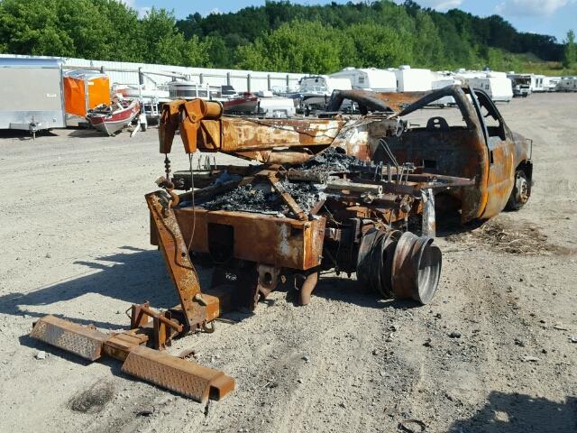 1FDAF57F11EC89724 - 2001 FORD F550 BURN photo 4