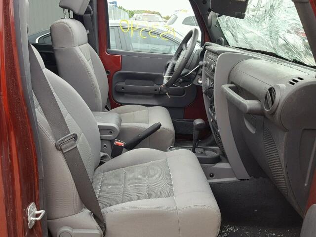 1J4GA69159L705182 - 2009 JEEP WRANGLER U MAROON photo 5