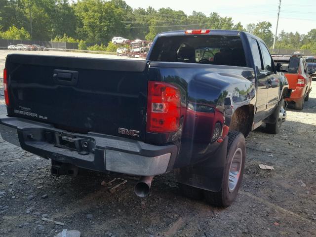 1GT523C86BZ273588 - 2011 GMC SIERRA K35 BLUE photo 4