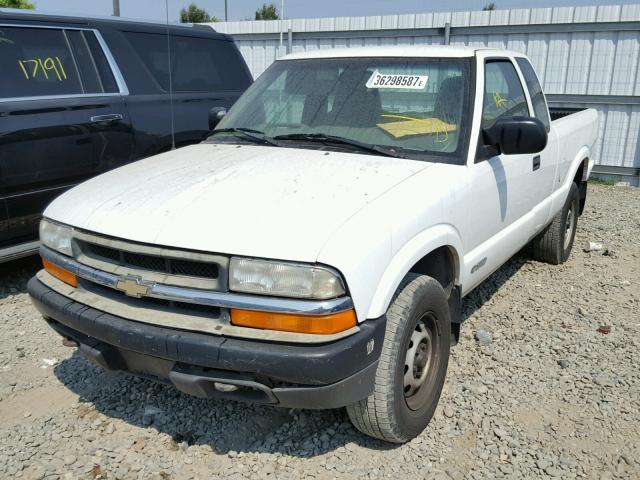 1GCDT19W6YK297717 - 2000 CHEVROLET S10 WHITE photo 2