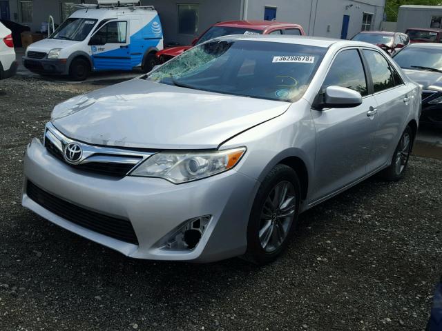 4T1BF1FK1DU256485 - 2013 TOYOTA CAMRY L 银色 照片 2