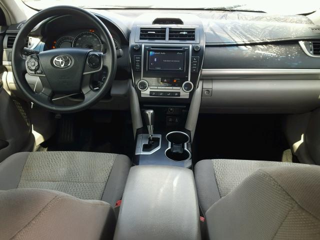 4T1BF1FK1DU256485 - 2013 TOYOTA CAMRY L 银色 照片 9