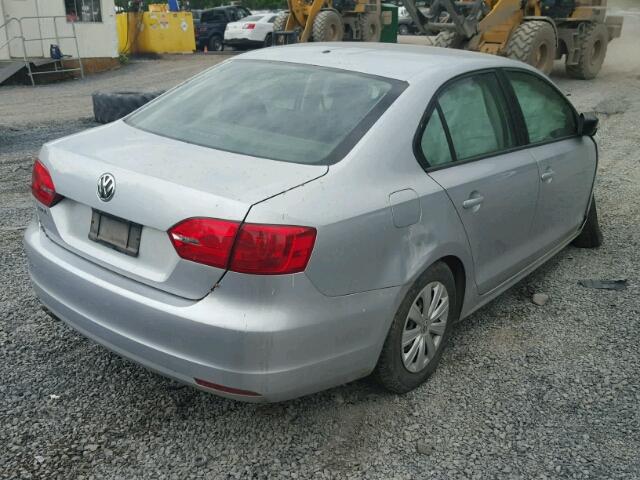 3VW1K7AJ0EM208072 - 2014 VOLKSWAGEN JETTA BASE 银色 照片 4