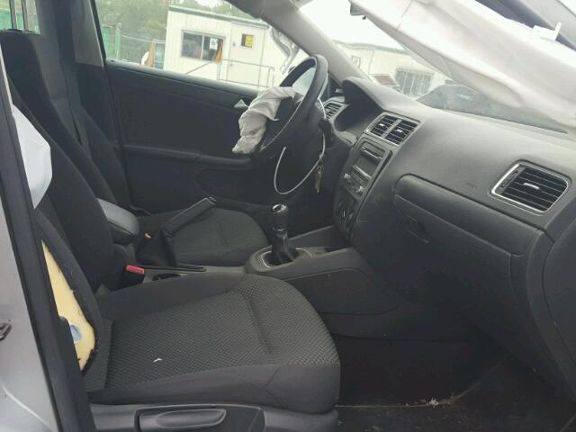 3VW1K7AJ0EM208072 - 2014 VOLKSWAGEN JETTA BASE 银色 照片 5