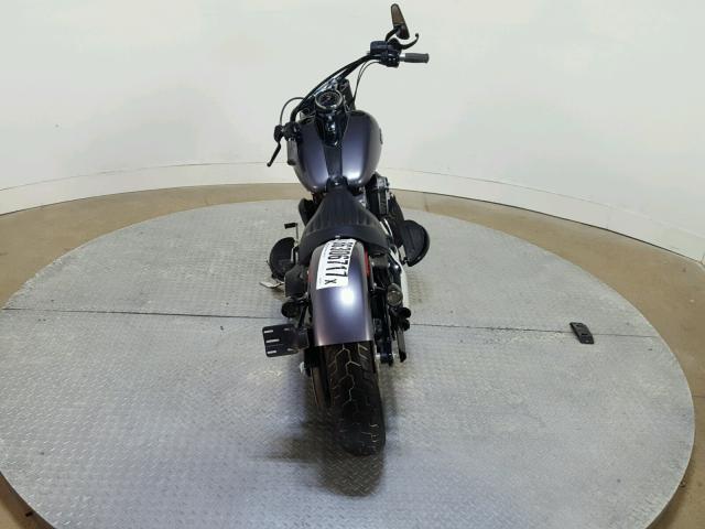 1HD1JRV14FB017614 - 2015 HARLEY-DAVIDSON FLS SOFTAI 灰色 照片 9