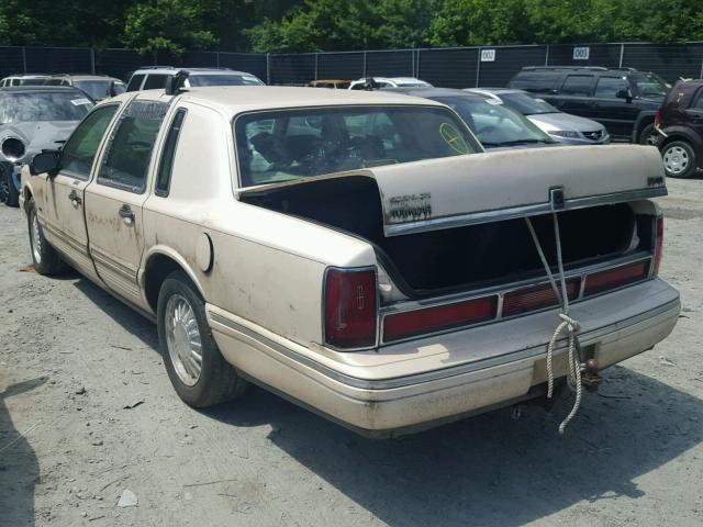 1LNLM83W3VY665060 - 1997 LINCOLN TOWN CAR C WHITE photo 3