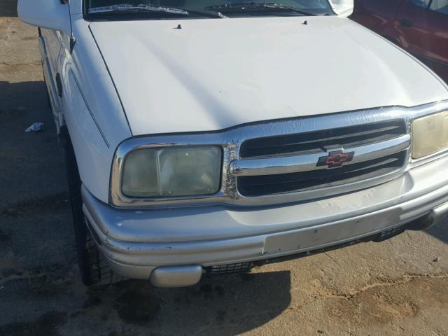 2CNBE634626902170 - 2002 CHEVROLET TRACKER LT WHITE photo 9