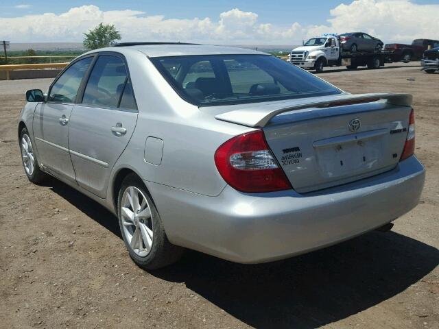 4T1BF30K12U010991 - 2002 TOYOTA CAMRY LE/X SILVER photo 3