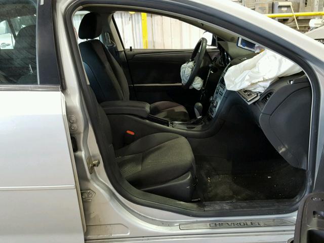 1G1ZH57B09F257893 - 2009 CHEVROLET MALIBU 1LT 银色 照片 5