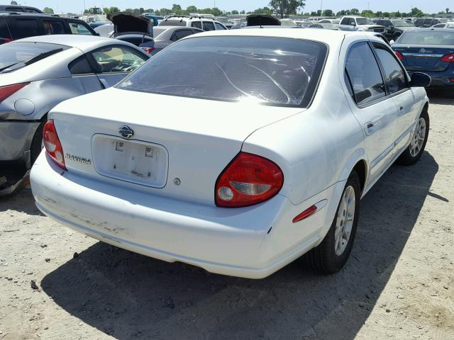 JN1CA31D71T825596 - 2001 NISSAN MAXIMA GXE WHITE photo 4