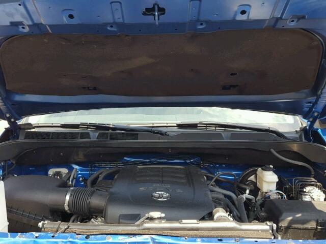 5TFDW5F15JX694898 - 2018 TOYOTA TUNDRA CRE BLUE photo 7