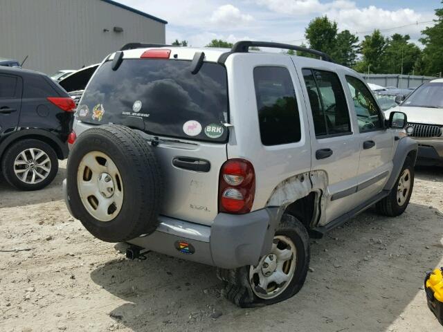 1J4GL48K45W711363 - 2005 JEEP LIBERTY SP GRAY photo 4