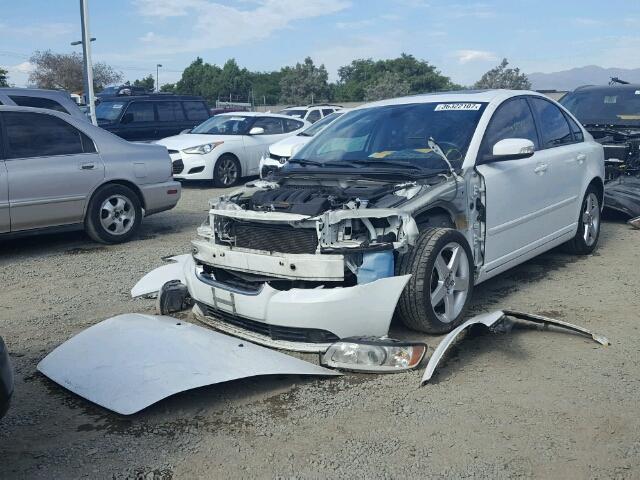 YV1MS390882392154 - 2008 VOLVO S40 WHITE photo 2