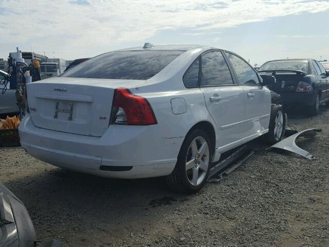 YV1MS390882392154 - 2008 VOLVO S40 WHITE photo 4